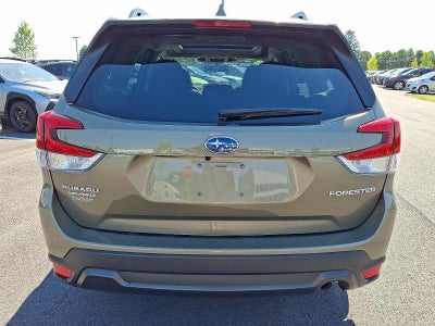 2023 Subaru Forester Premium CVT
