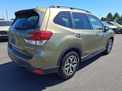 2023 Subaru Forester Premium CVT