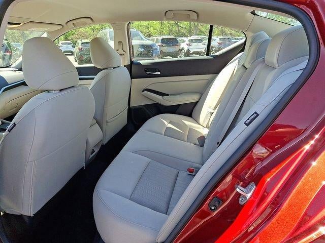 2022 Nissan Altima 2.5 SV Sedan