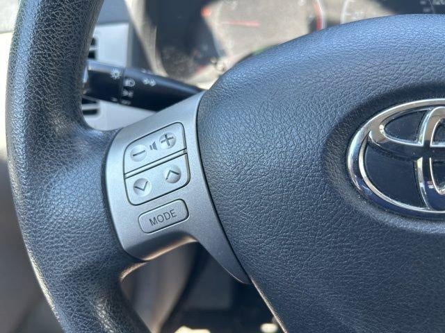 2013 Toyota Corolla 4dr Sdn Auto LE (Natl)