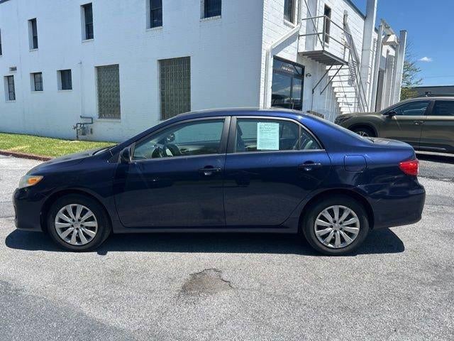 2013 Toyota Corolla 4dr Sdn Auto LE (Natl)