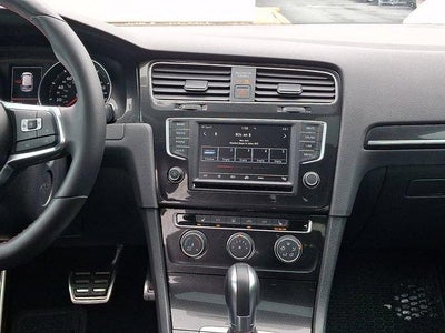 2017 Volkswagen Golf GTI 2.0T 4-Door S DSG