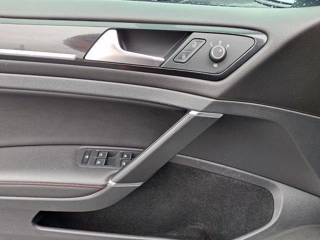 2017 Volkswagen Golf GTI 2.0T 4-Door S DSG