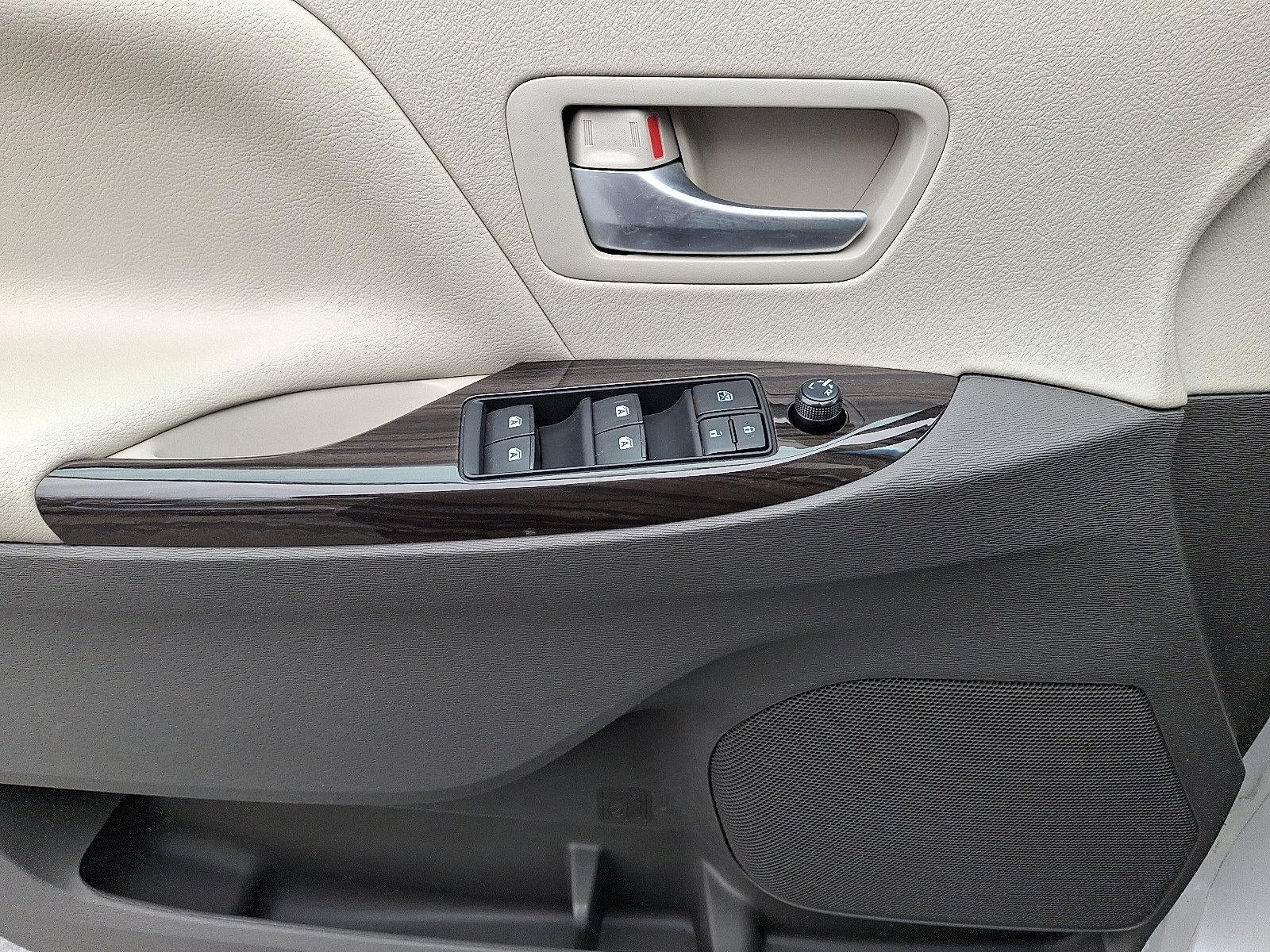 2015 Toyota Sienna 5dr 8-Pass Van XLE FWD (Natl)