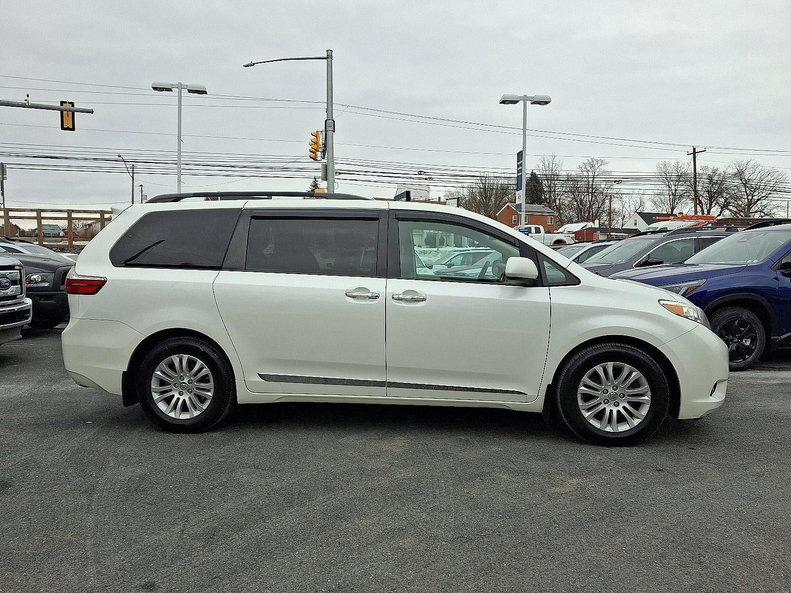 2015 Toyota Sienna 5dr 8-Pass Van XLE FWD (Natl)