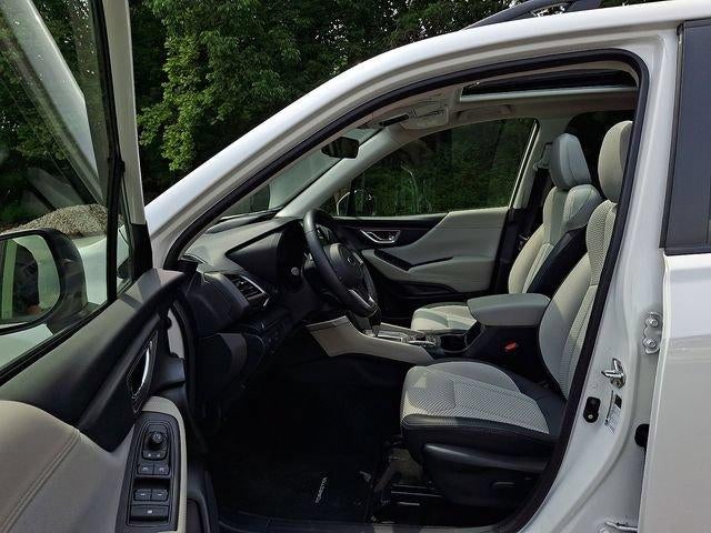 2023 Subaru Forester Premium CVT