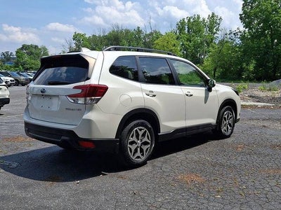 2023 Subaru Forester Premium CVT