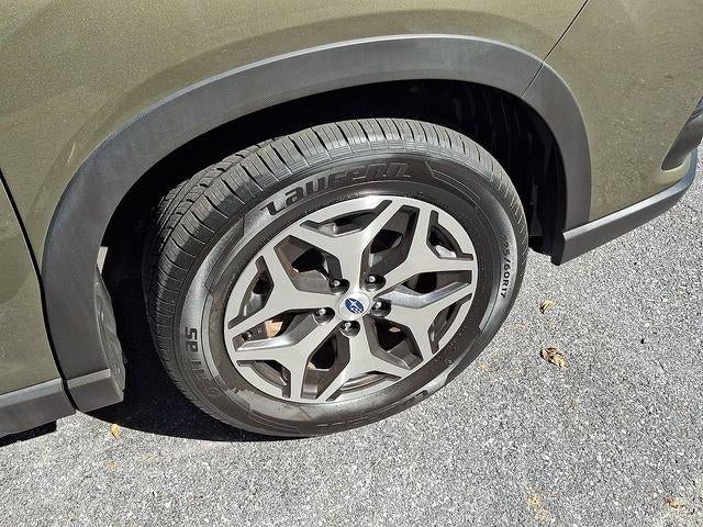 2023 Subaru Forester Premium CVT