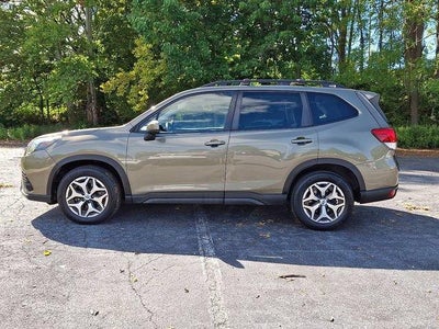 2023 Subaru Forester Premium CVT