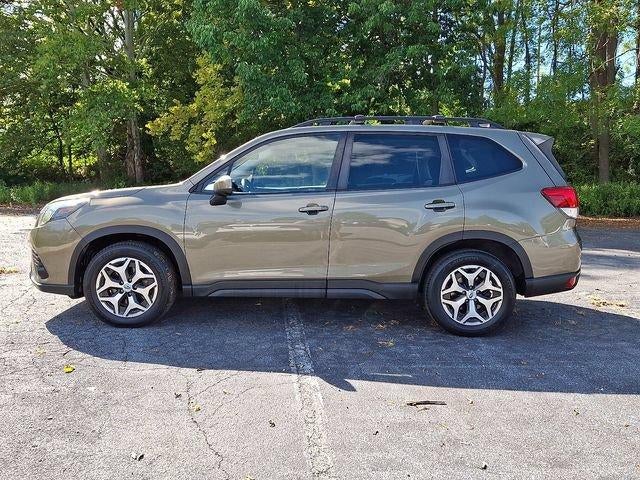 2023 Subaru Forester Premium CVT