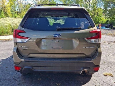 2023 Subaru Forester Premium CVT