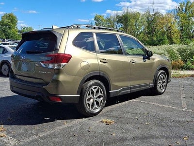 2023 Subaru Forester Premium CVT