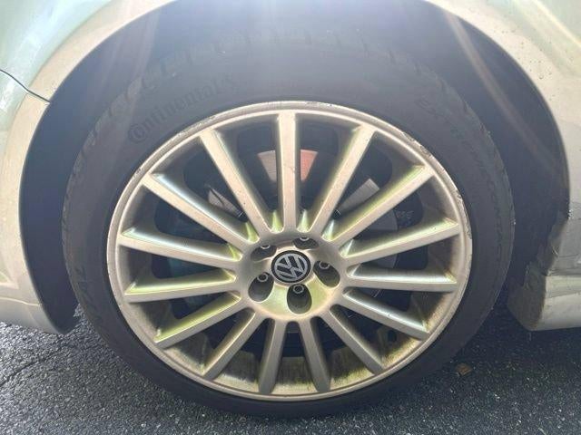 2004 Volkswagen R32 2dr HB 6-spd Manual