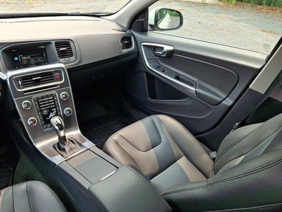 2016 Volvo V60 4dr Wgn T5 Premier AWD