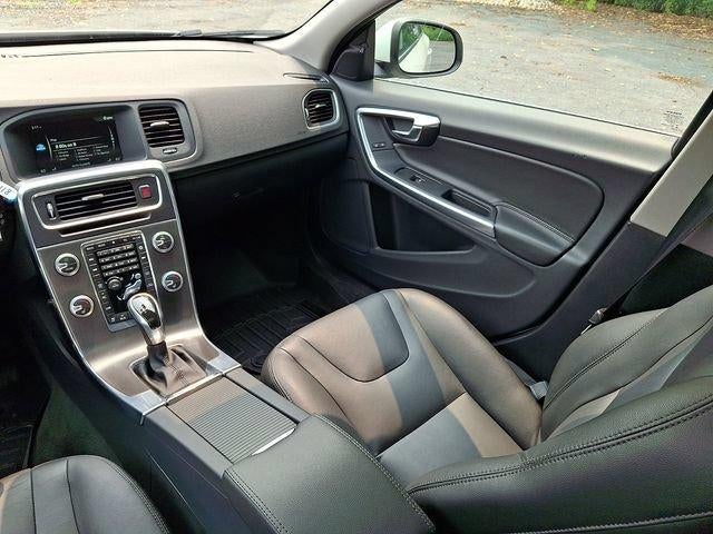 2016 Volvo V60 4dr Wgn T5 Premier AWD