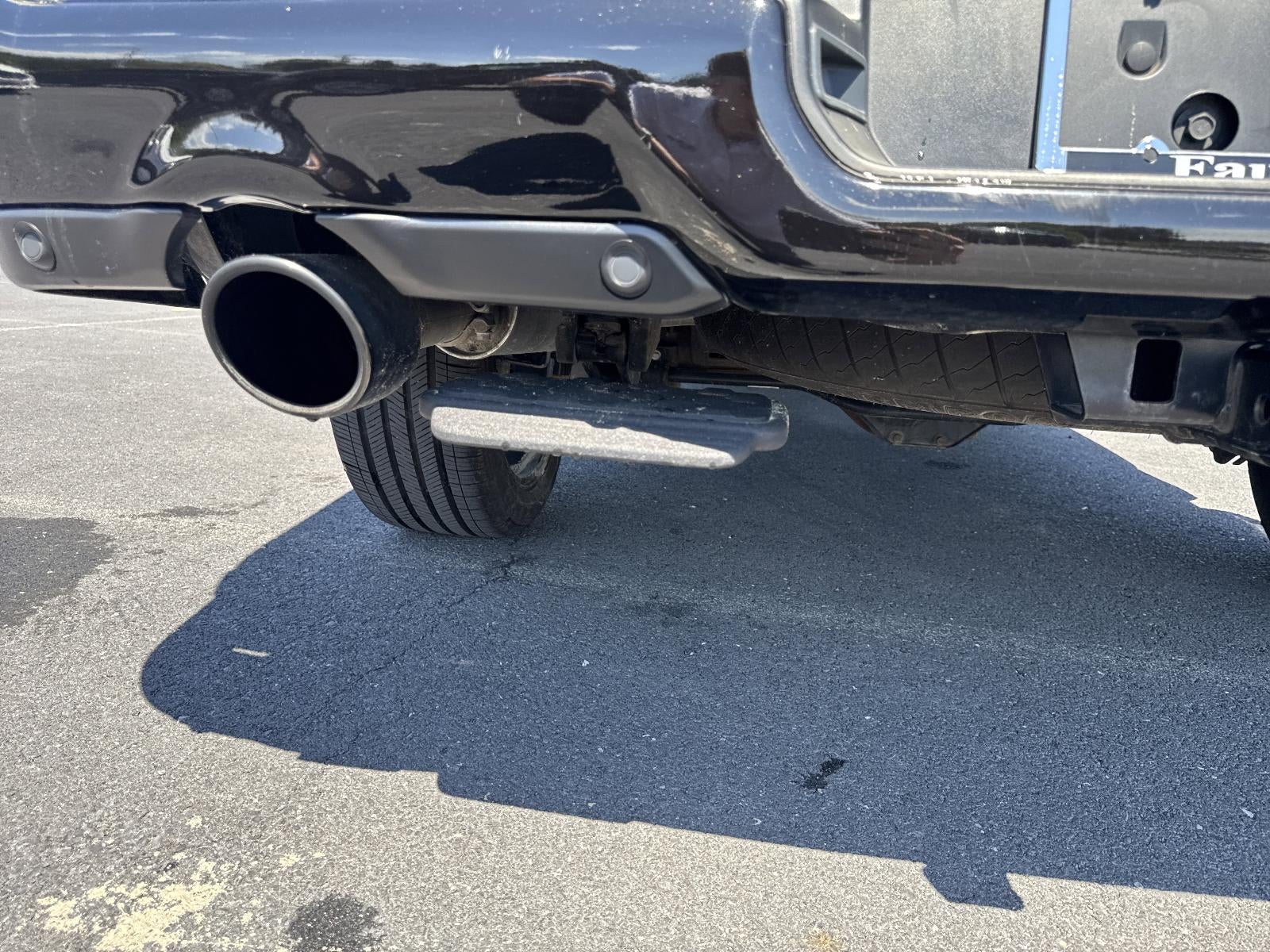 2023 RAM 1500 Laramie 4x4 Crew Cab 5'7" Box