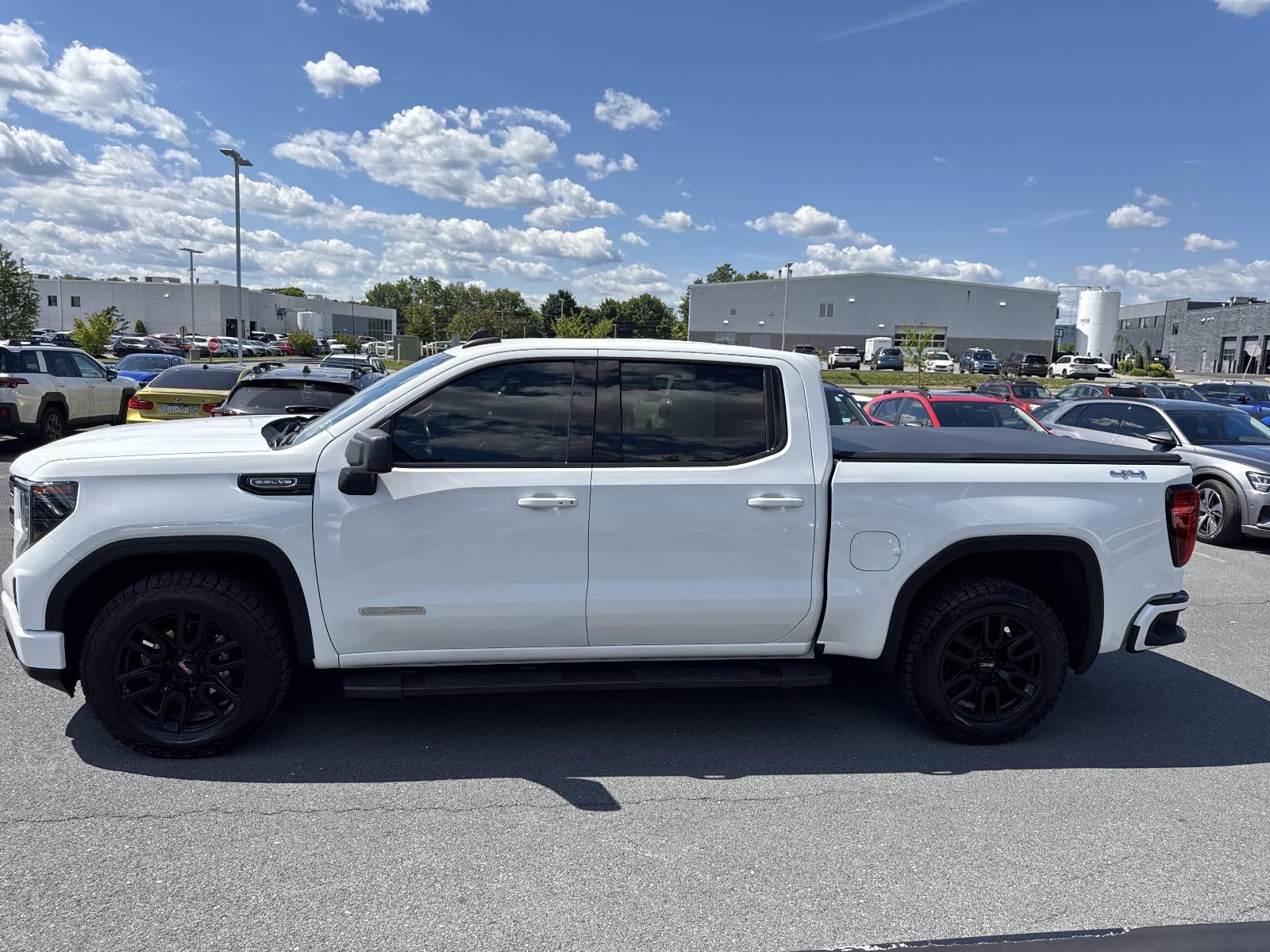 2023 GMC Sierra 1500 Crew Cab Short Box 4-Wheel Drive Elevation 3SB