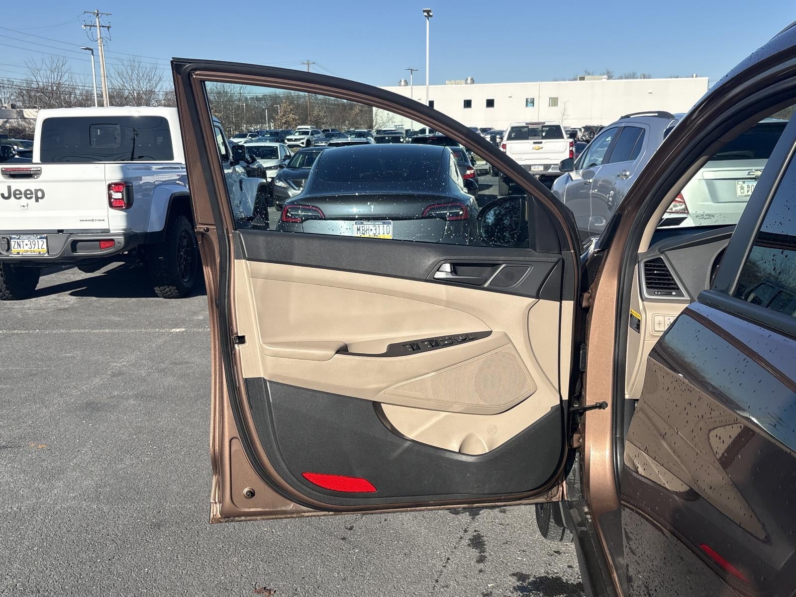 2016 Hyundai TUCSON AWD 4dr Sport w/Beige Int