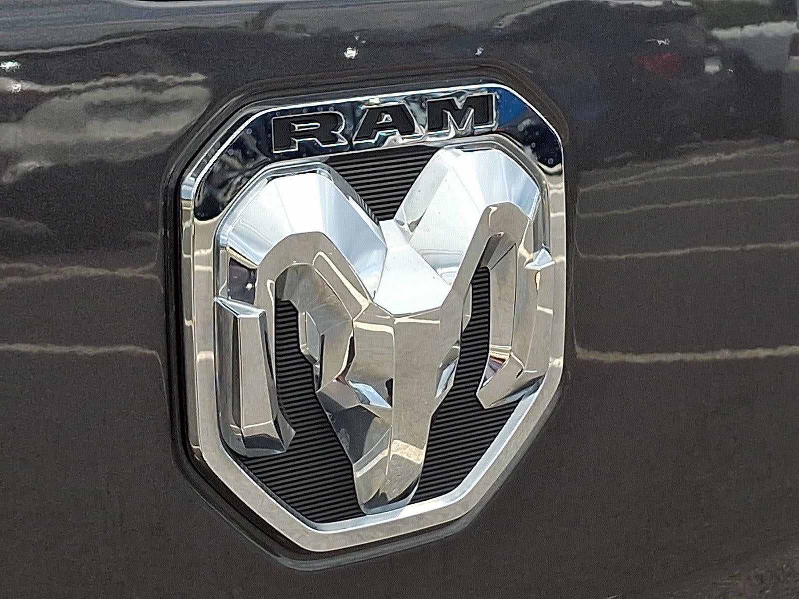 2022 RAM 1500 Big Horn 4x4 Crew Cab 5'7" Box
