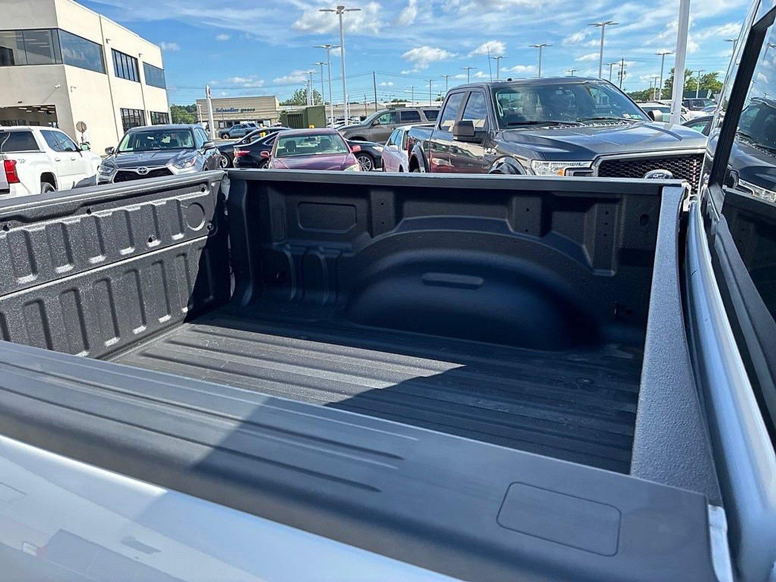 2021 RAM 1500 Laramie 4x4 Crew Cab 5'7" Box