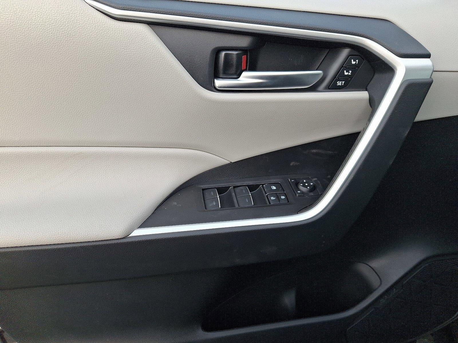 2025 Toyota RAV4 XLE Premium AWD (Natl)