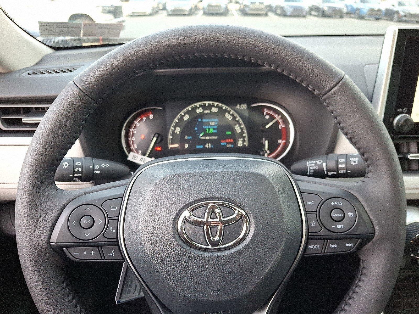 2025 Toyota RAV4 XLE Premium AWD (Natl)