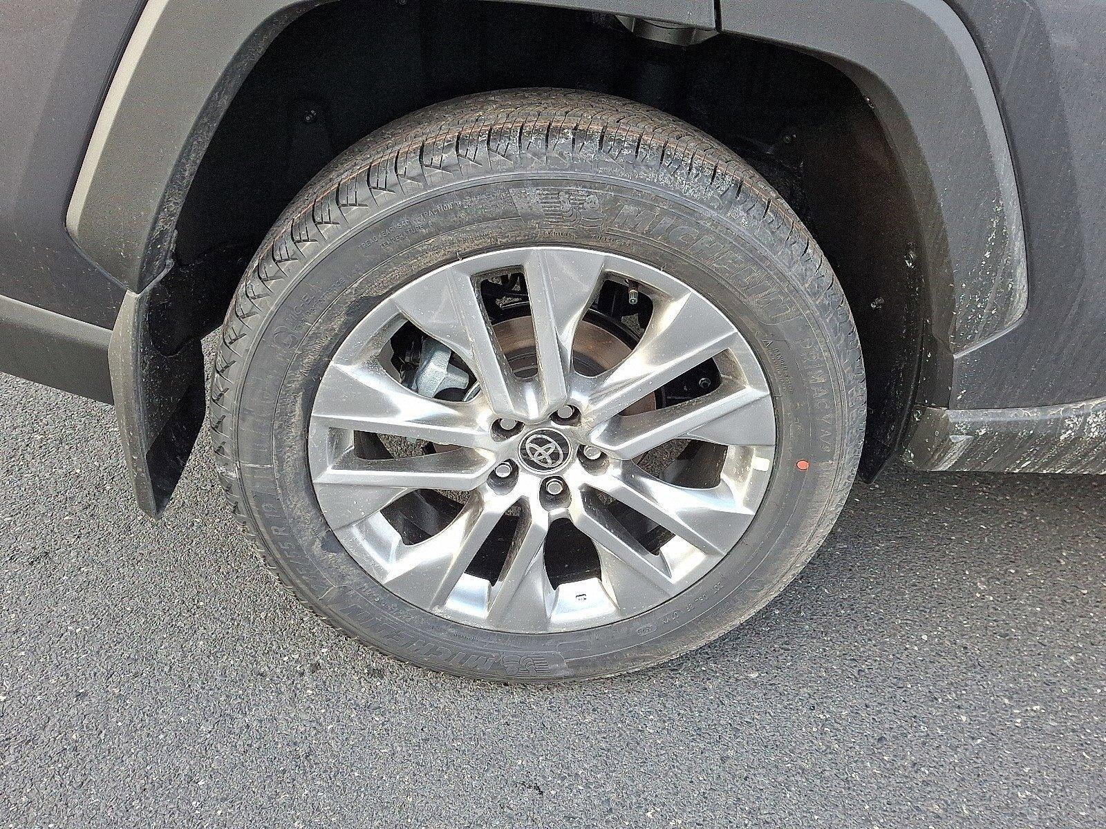 2025 Toyota RAV4 XLE Premium AWD (Natl)