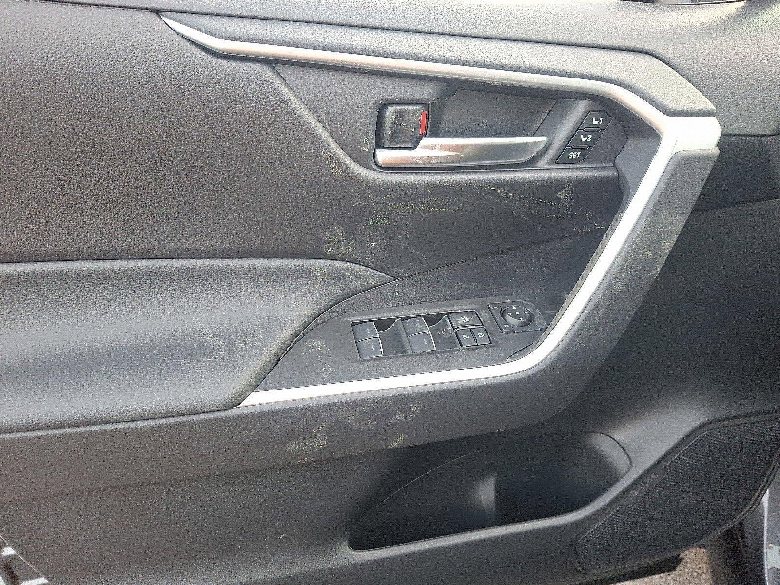 2025 Toyota RAV4 XLE Premium AWD (Natl)