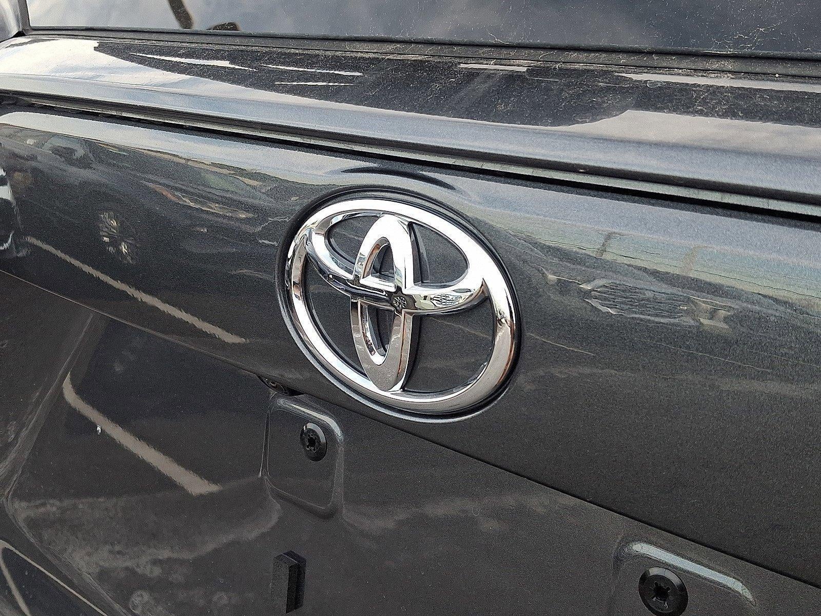 2025 Toyota RAV4 XLE Premium AWD (Natl)