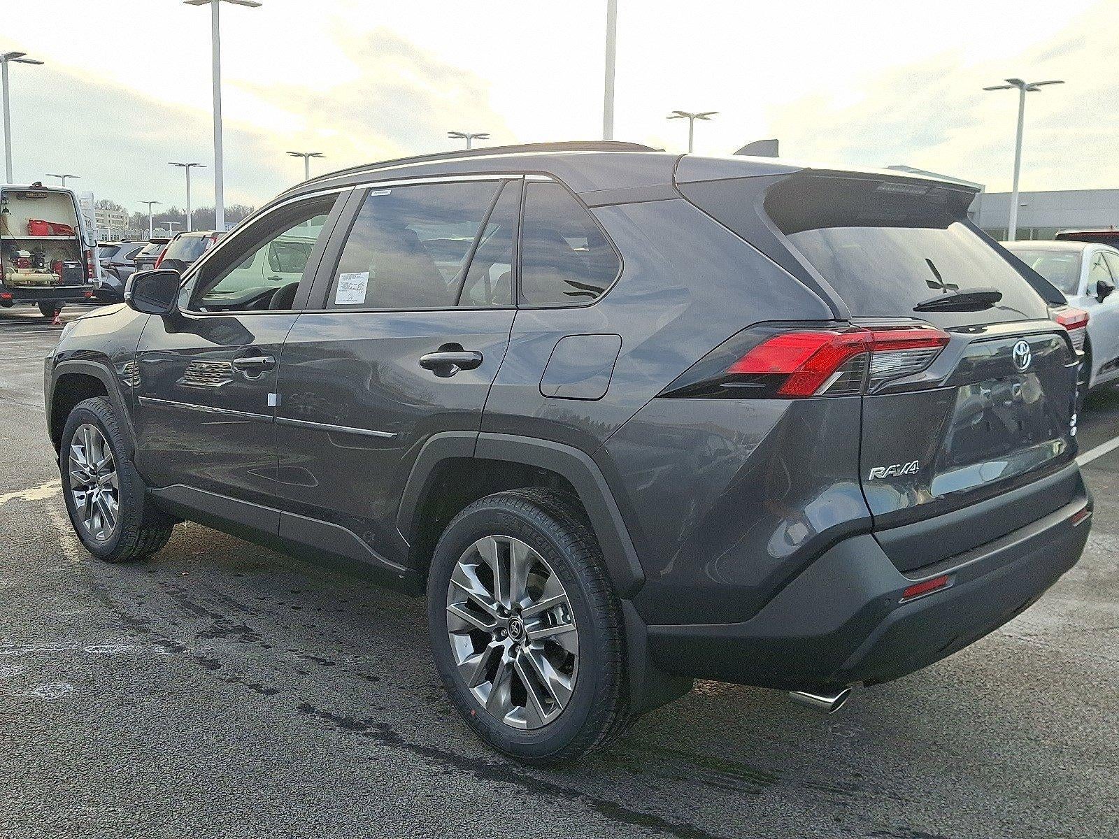 2025 Toyota RAV4 XLE Premium AWD (Natl)