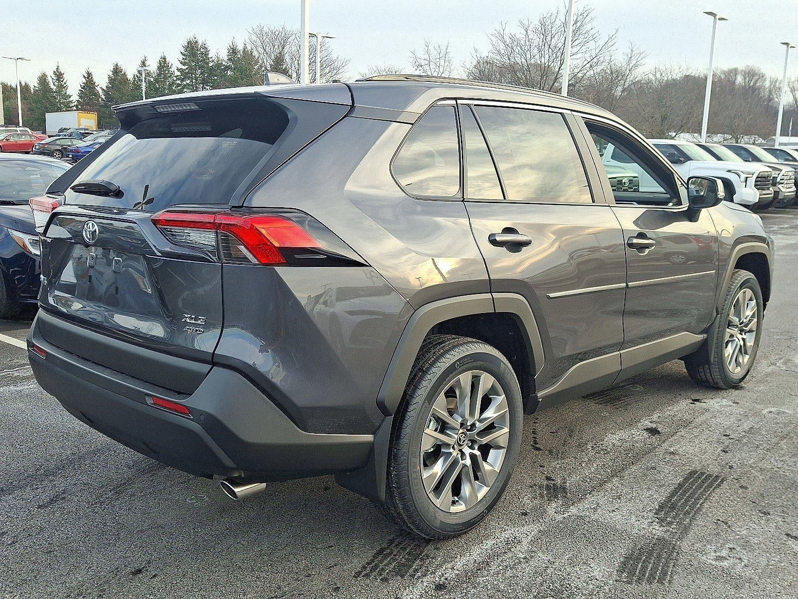 2025 Toyota RAV4 XLE Premium AWD (Natl)