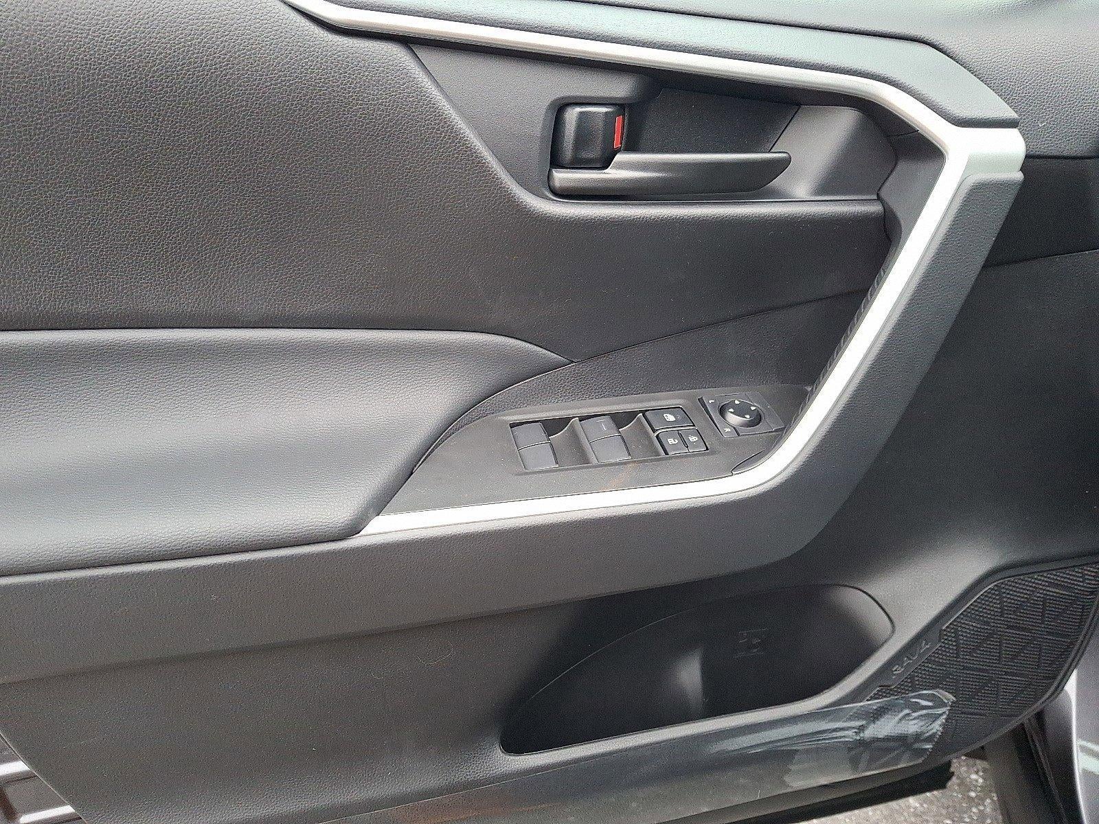 2025 Toyota RAV4 LE AWD (Natl)