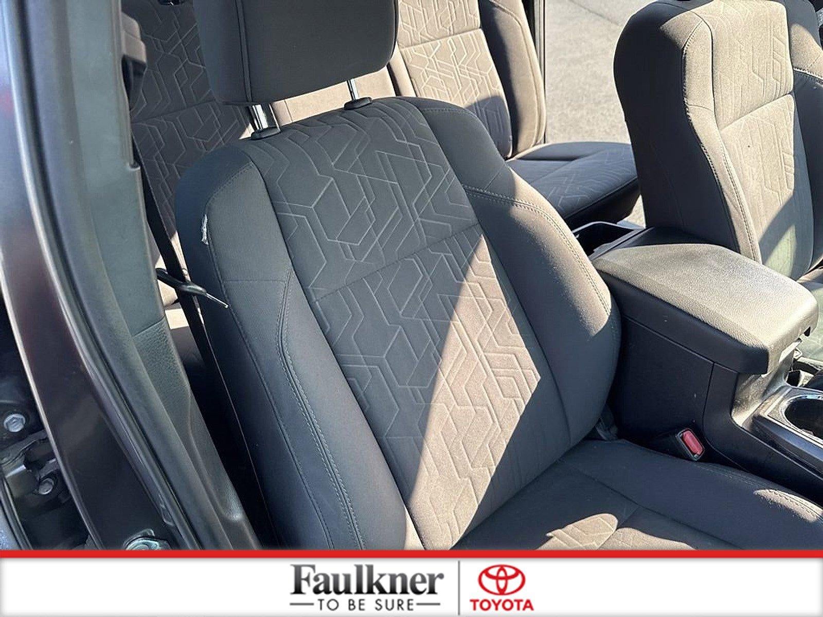 2018 Toyota Tacoma SR Double Cab 5' Bed V6 4x4 AT (Natl)