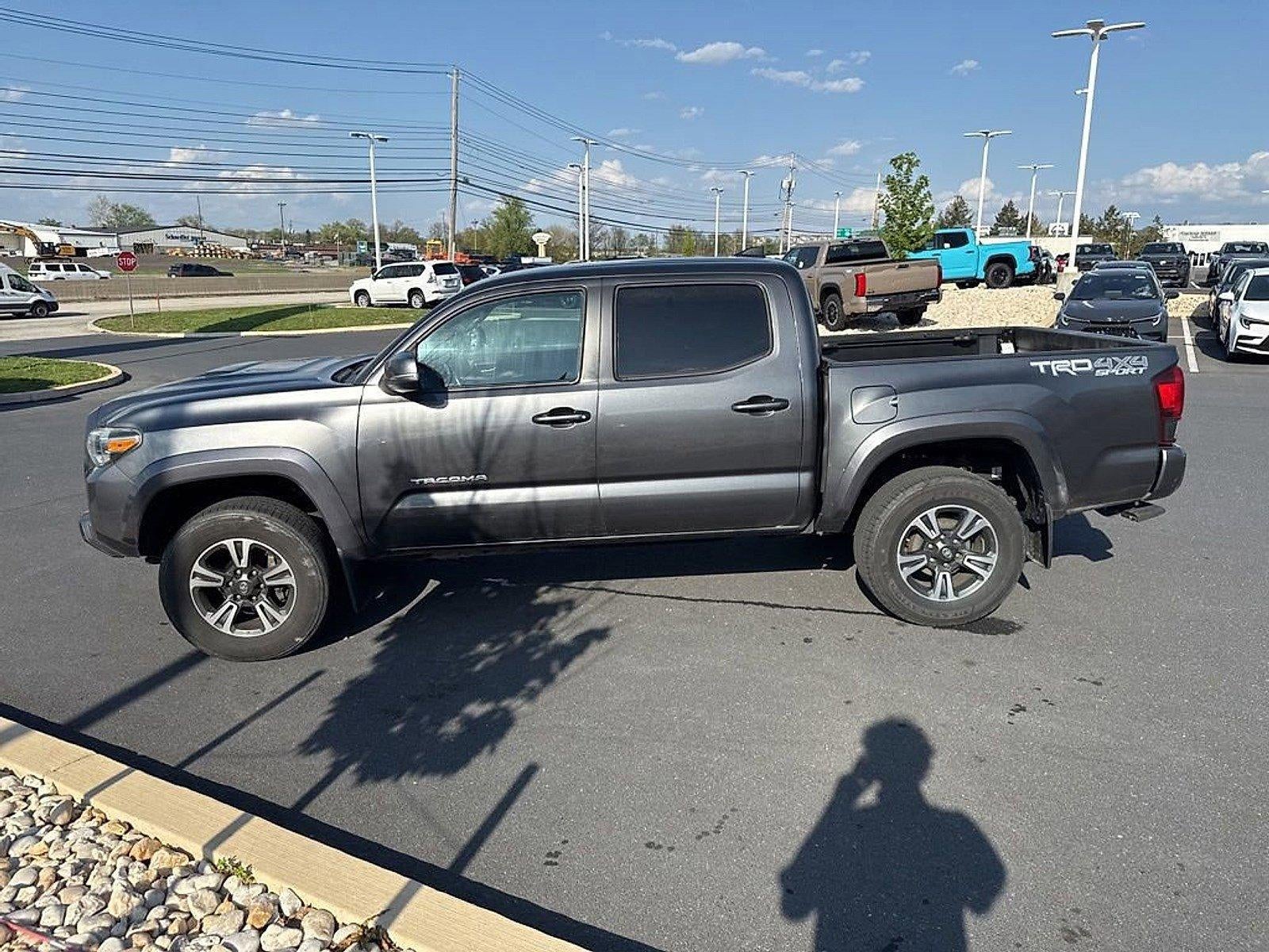 2018 Toyota Tacoma SR Double Cab 5' Bed V6 4x4 AT (Natl)