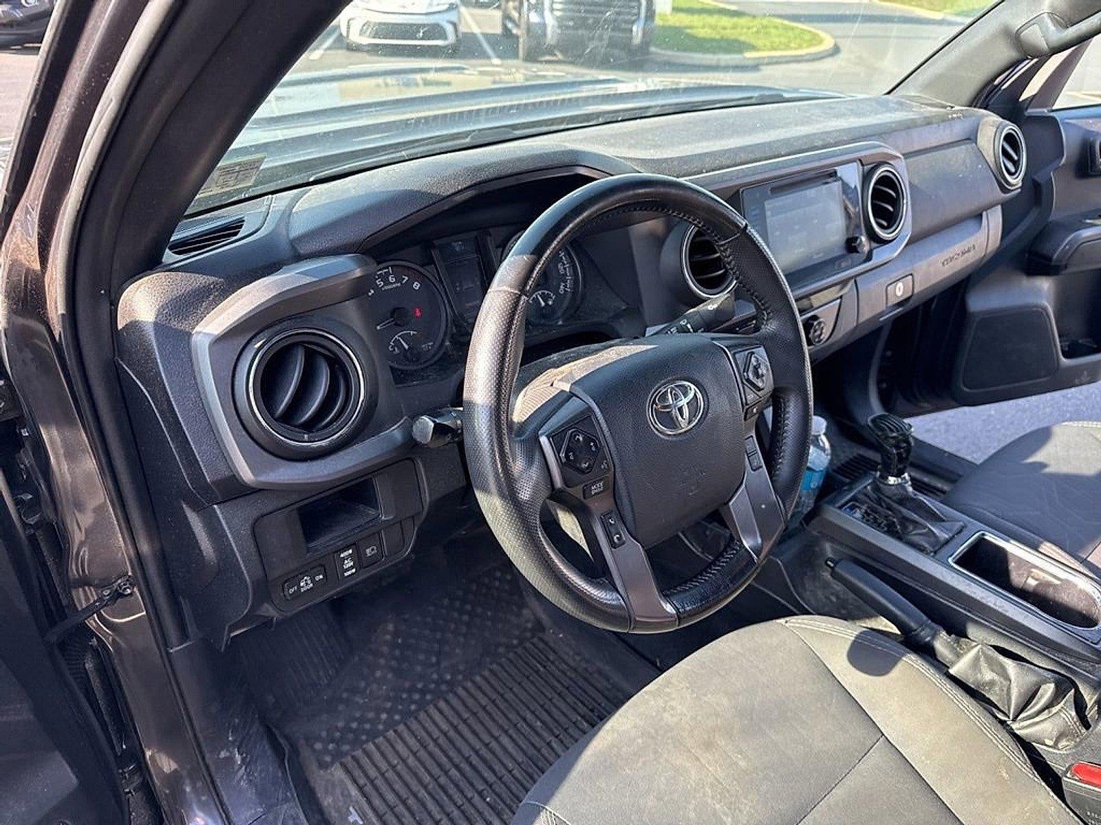 2018 Toyota Tacoma SR Double Cab 5' Bed V6 4x4 AT (Natl)