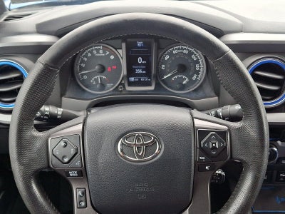 2017 Toyota Tacoma TRD Off Road Double Cab 5' Bed V6 4x4 AT (Natl)