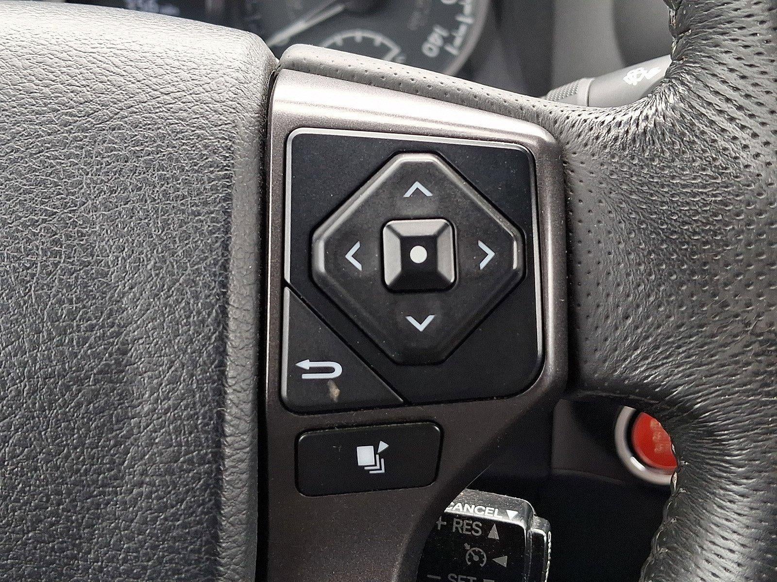 2017 Toyota Tacoma TRD Off Road Double Cab 5' Bed V6 4x4 AT (Natl)