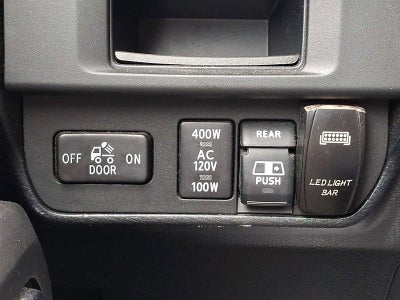 2017 Toyota Tacoma TRD Off Road Double Cab 5' Bed V6 4x4 AT (Natl)