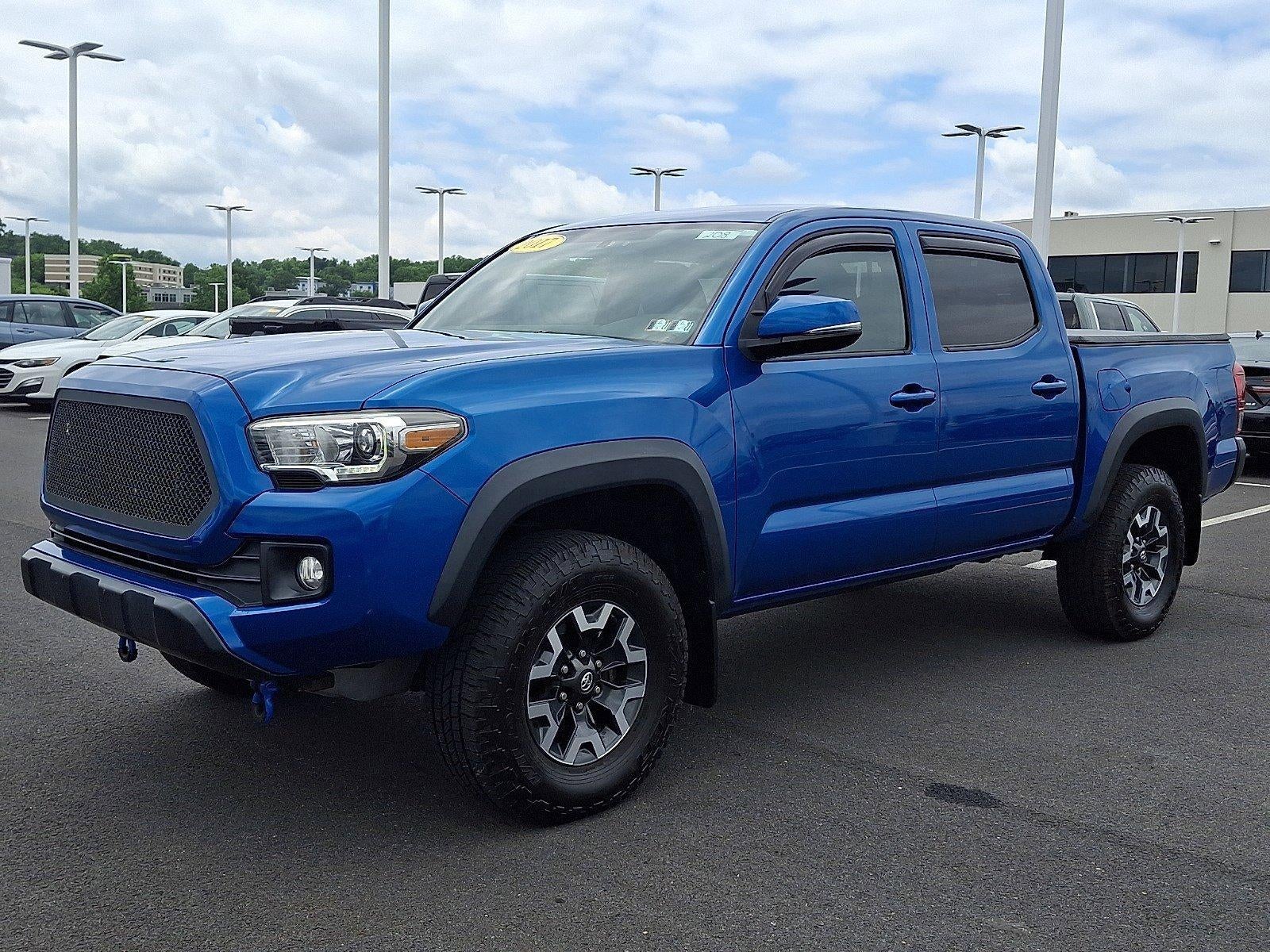 2017 Toyota Tacoma TRD Off Road Double Cab 5' Bed V6 4x4 AT (Natl)