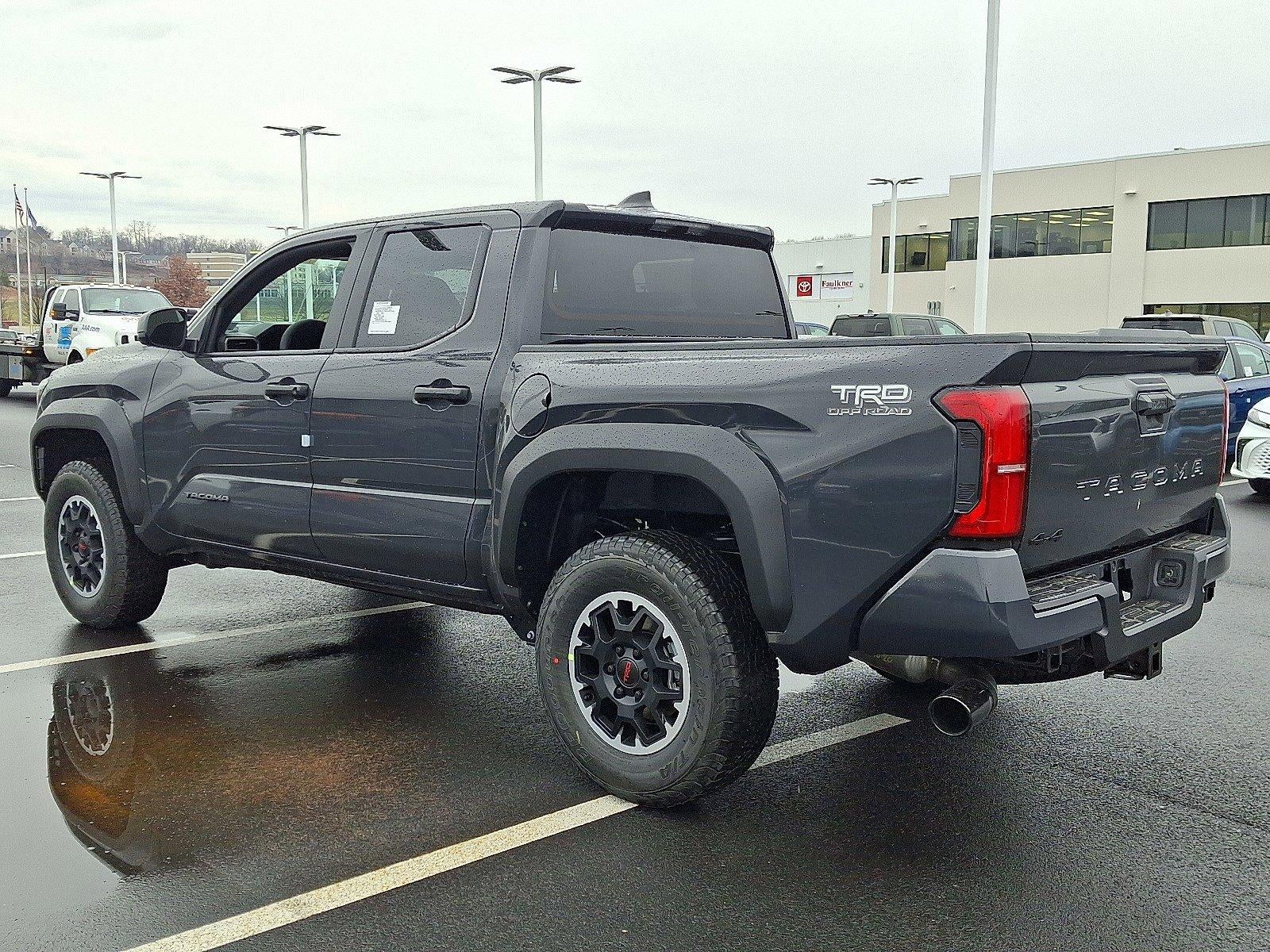 2026 Toyota Tacoma 4WD 4WD TRD Off Road Double Cab 5' Bed AT (Natl)