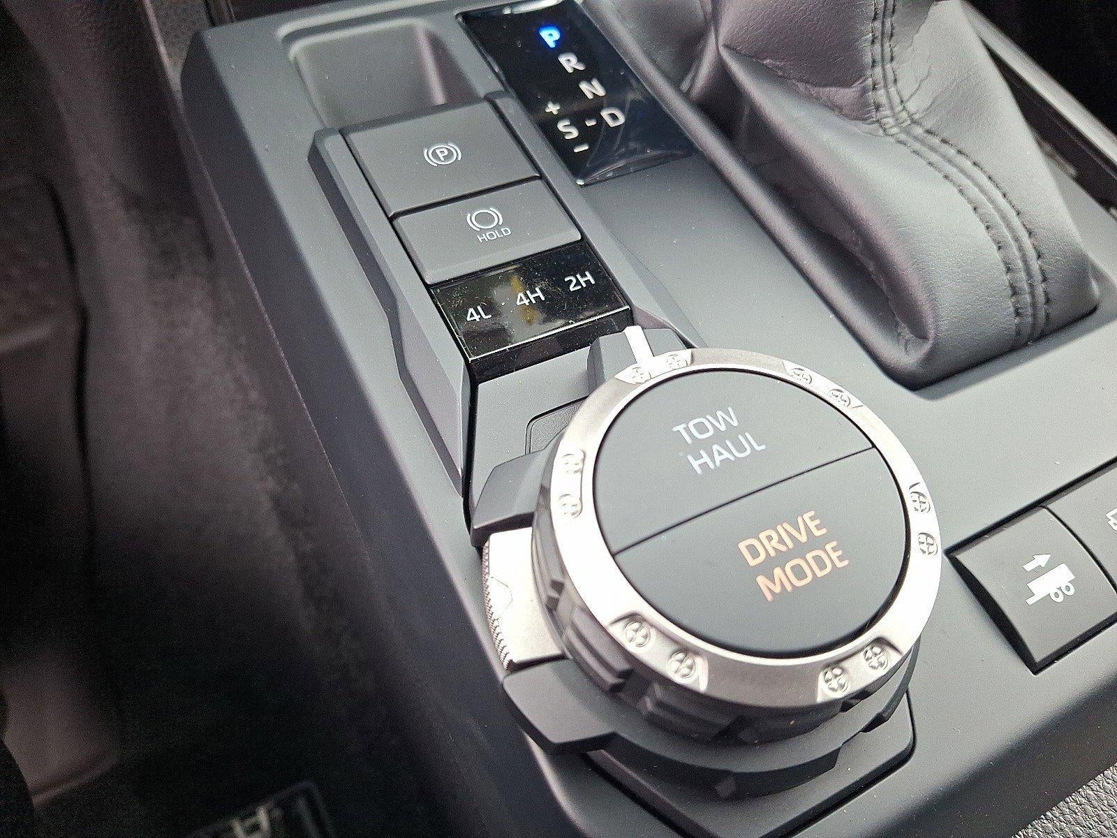 2025 Toyota Tacoma 4WD 4WD SR Double Cab 5' Bed AT (GS)