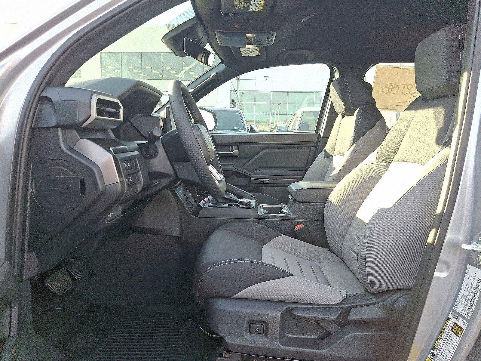 2025 Toyota Tacoma 4WD 4WD SR Double Cab 5' Bed AT (GS)