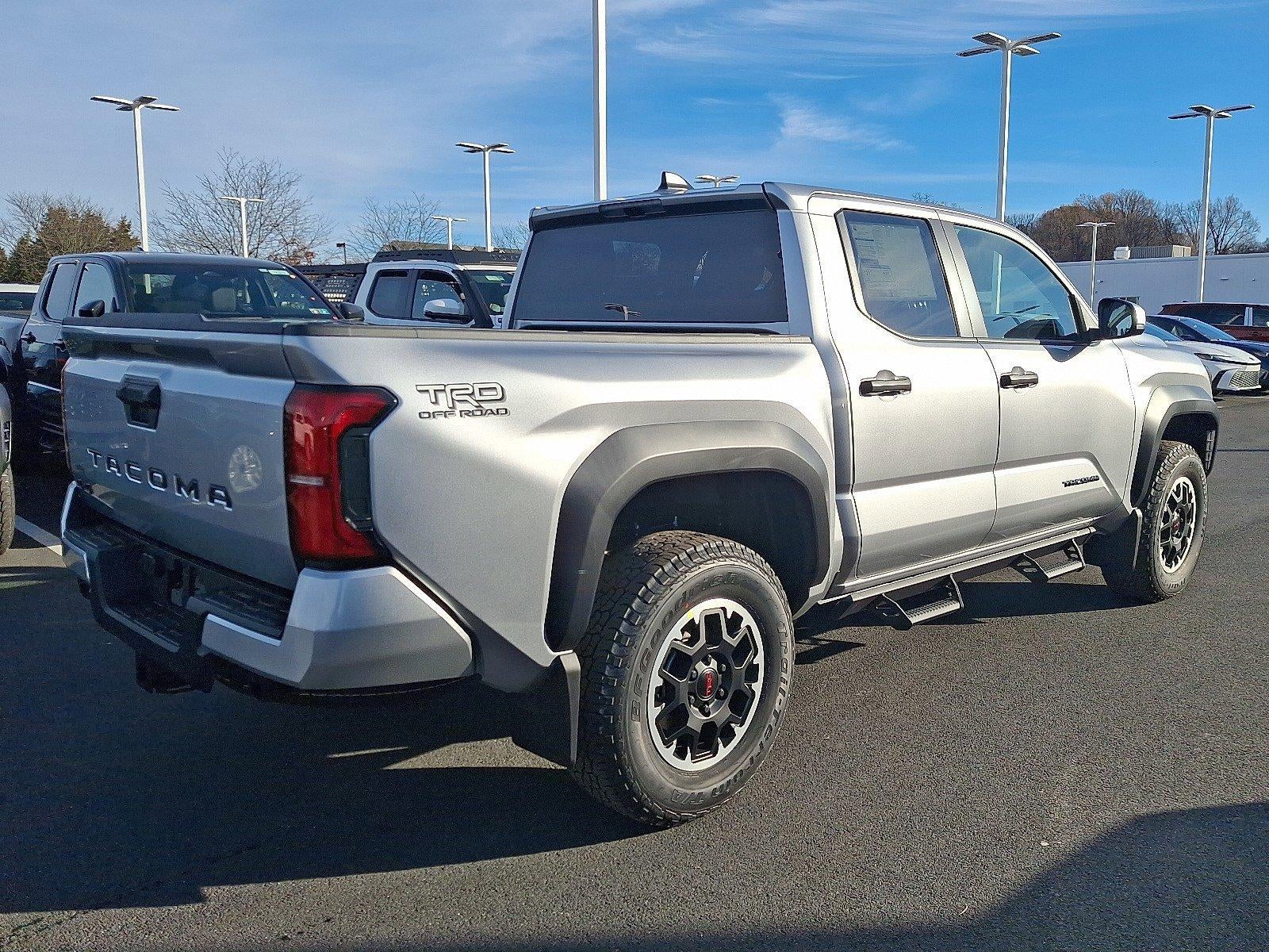 2025 Toyota Tacoma 4WD 4WD SR Double Cab 5' Bed AT (GS)
