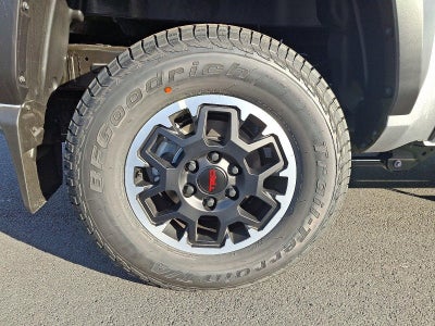 2025 Toyota Tacoma 4WD 4WD SR Double Cab 5' Bed AT (GS)