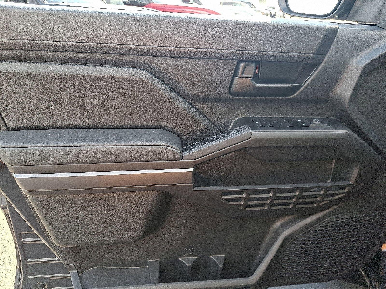 2025 Toyota Tacoma 4WD 4WD SR5 Double Cab 5' Bed AT (GS)