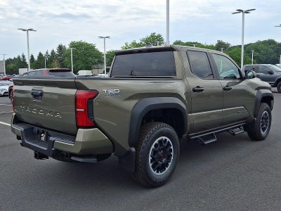 2026 Toyota Tacoma 4WD 4WD TRD Off Road Double Cab 5' Bed AT (Natl)