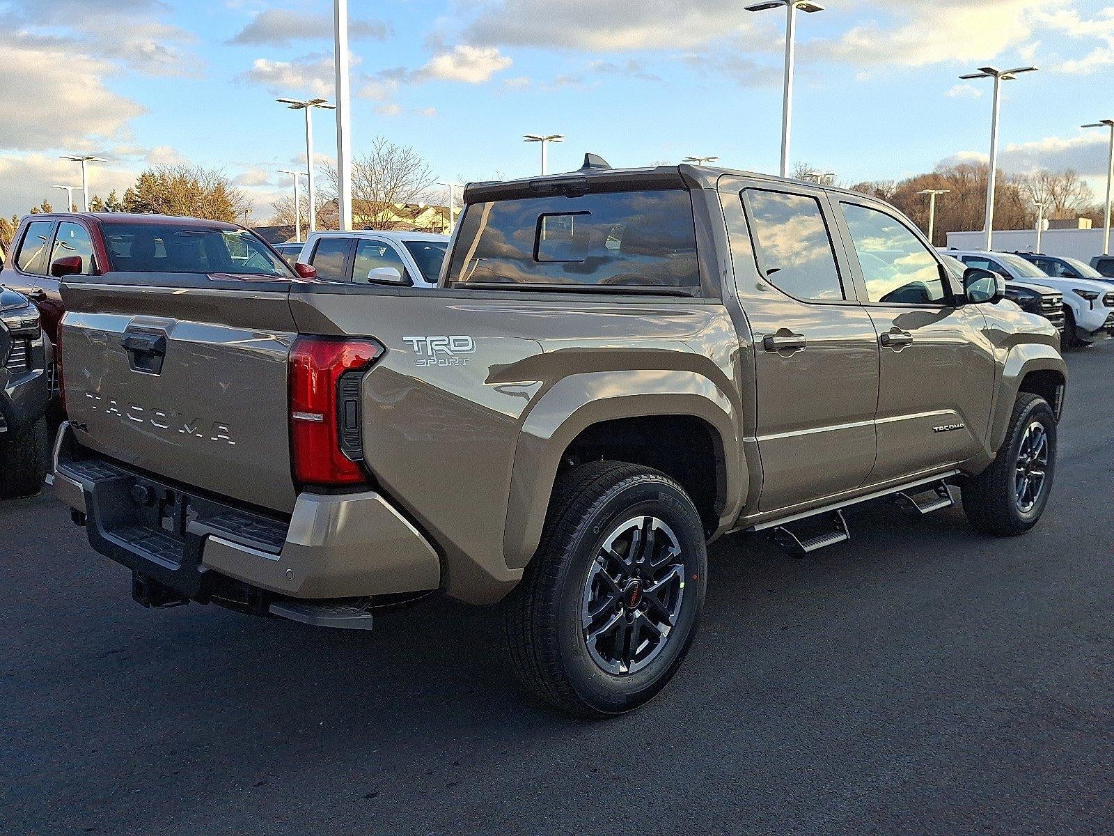 2026 Toyota Tacoma 4WD 4WD TRD Sport Double Cab 5' Bed AT (Natl)