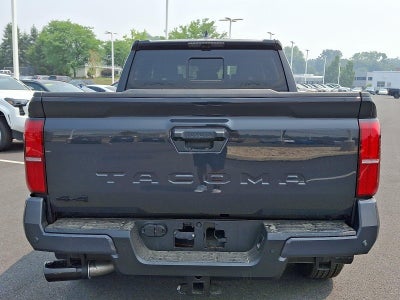 2026 Toyota Tacoma 4WD 4WD TRD Sport Double Cab 5' Bed AT (Natl)