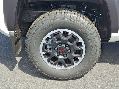 2026 Toyota Tacoma 4WD 4WD TRD Off Road Double Cab 5' Bed AT (Natl)