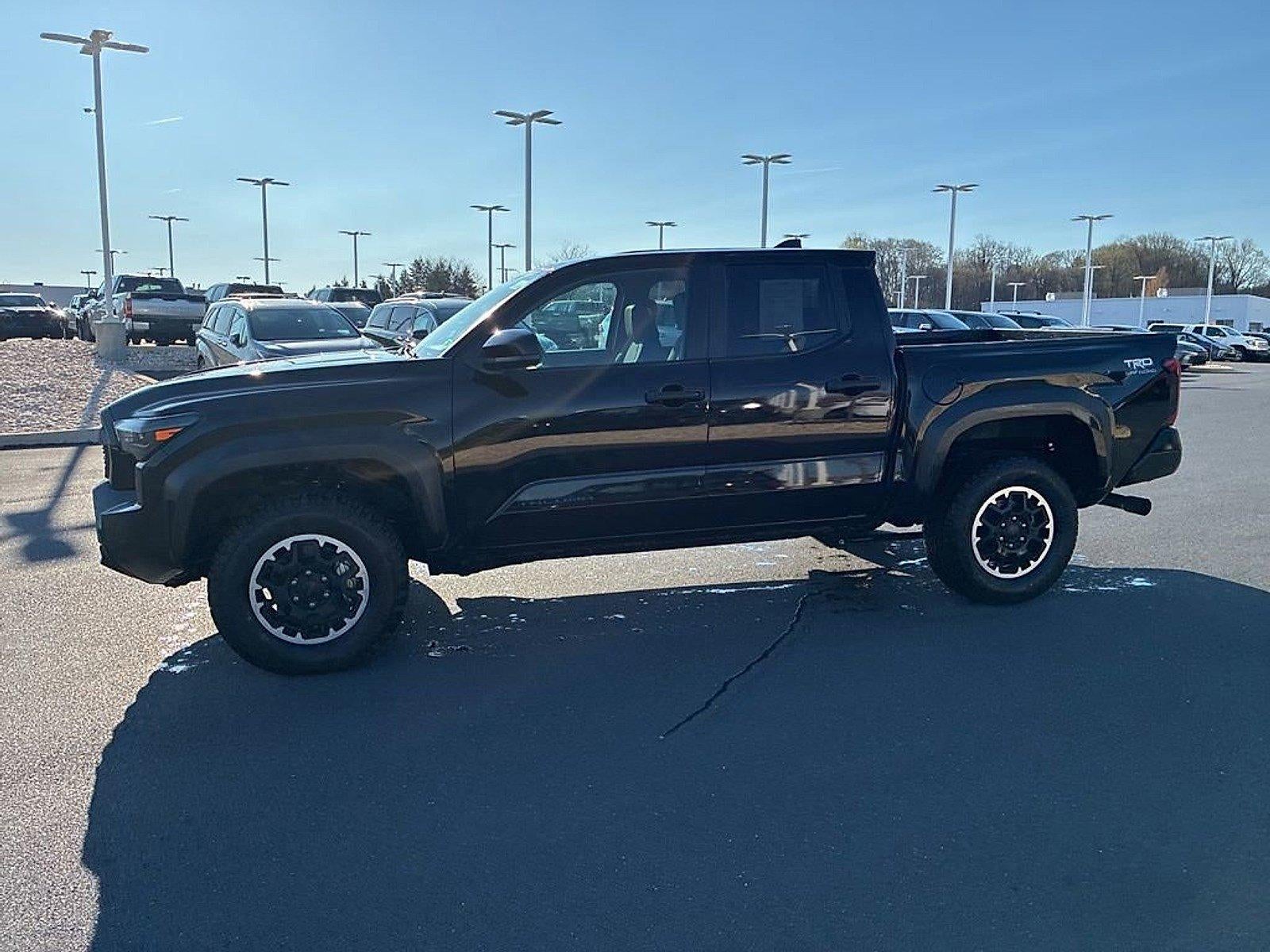 2024 Toyota Tacoma 4WD 4WD SR5 Double Cab 5' Bed AT (Natl)